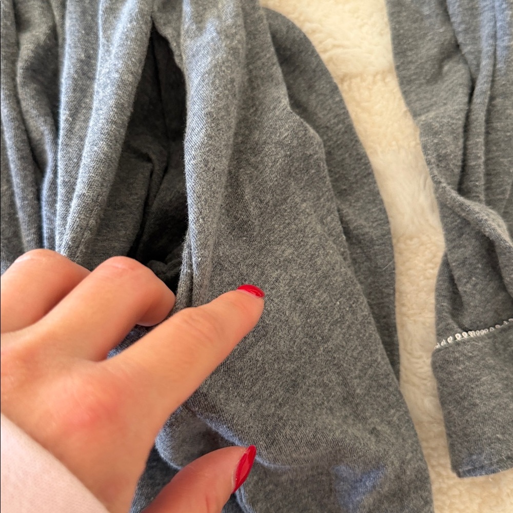 VS Robe - Picture 6 of 7